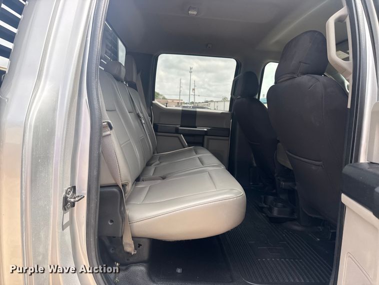 image for item DO8506 2017 Ford F250 Super Duty Crew Cab pickup truck