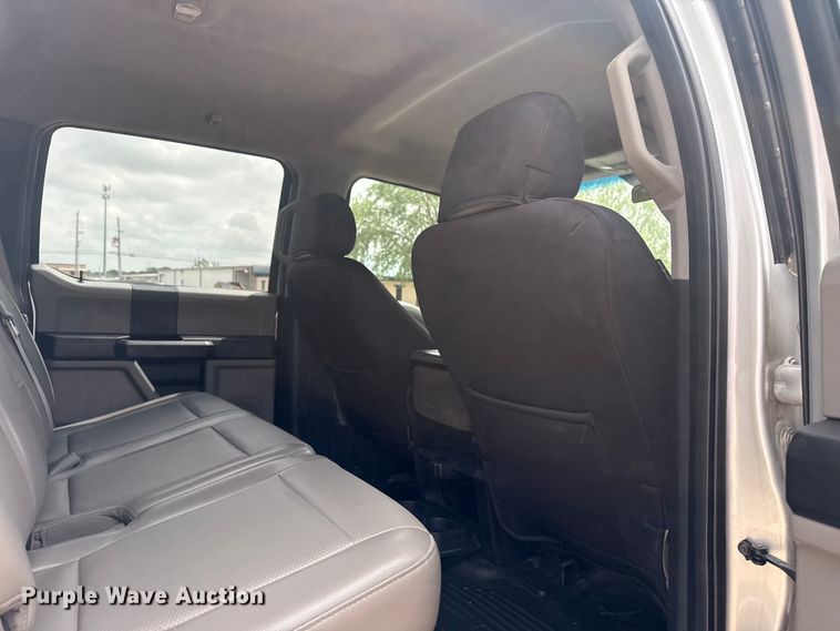 image for item DO8506 2017 Ford F250 Super Duty Crew Cab pickup truck