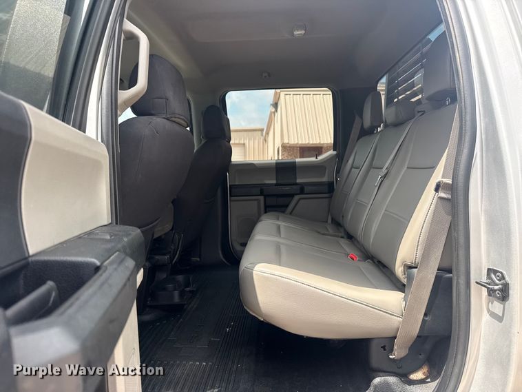 image for item DO8506 2017 Ford F250 Super Duty Crew Cab pickup truck