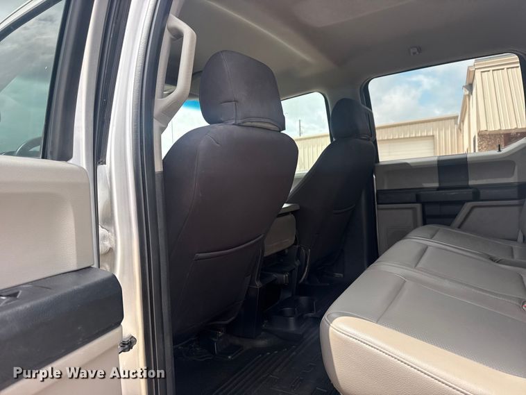 image for item DO8506 2017 Ford F250 Super Duty Crew Cab pickup truck