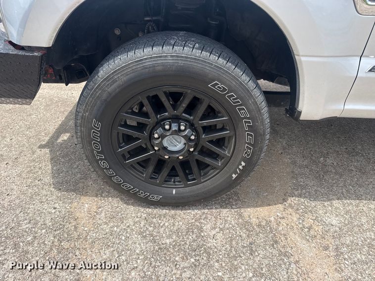 image for item DO8506 2017 Ford F250 Super Duty Crew Cab pickup truck