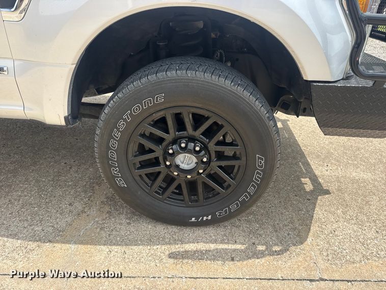 image for item DO8506 2017 Ford F250 Super Duty Crew Cab pickup truck