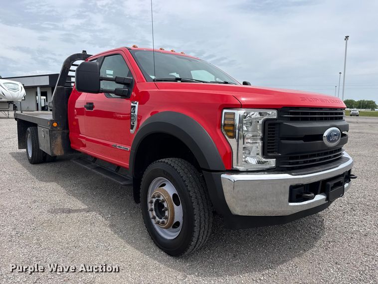 image for item DO8522 2019 Ford F550 Ext. Cab flatbed truck
