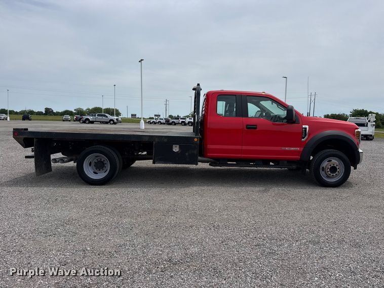 image for item DO8522 2019 Ford F550 Ext. Cab flatbed truck