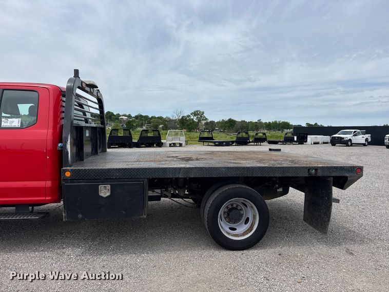 image for item DO8522 2019 Ford F550 Ext. Cab flatbed truck