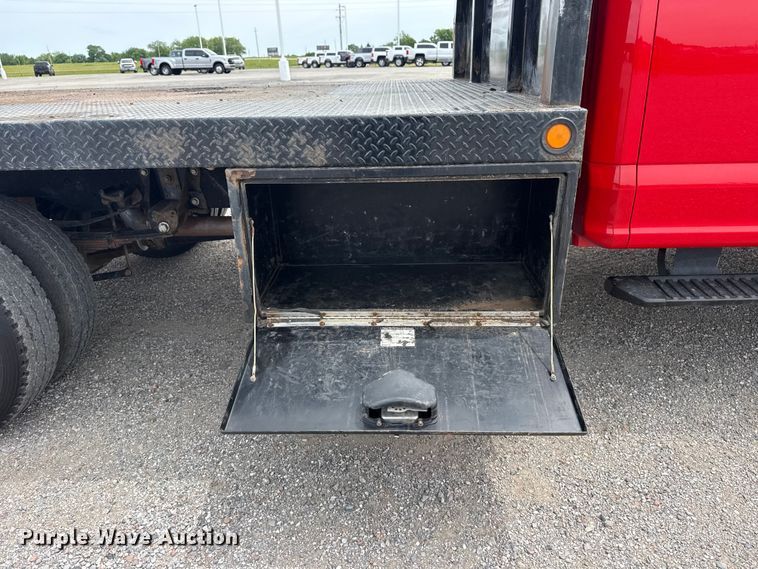 image for item DO8522 2019 Ford F550 Ext. Cab flatbed truck