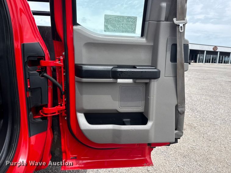 image for item DO8522 2019 Ford F550 Ext. Cab flatbed truck