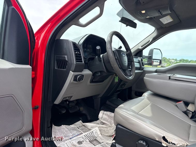 image for item DO8522 2019 Ford F550 Ext. Cab flatbed truck