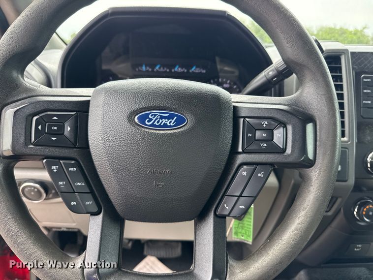 image for item DO8522 2019 Ford F550 Ext. Cab flatbed truck