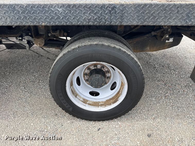 image for item DO8522 2019 Ford F550 Ext. Cab flatbed truck