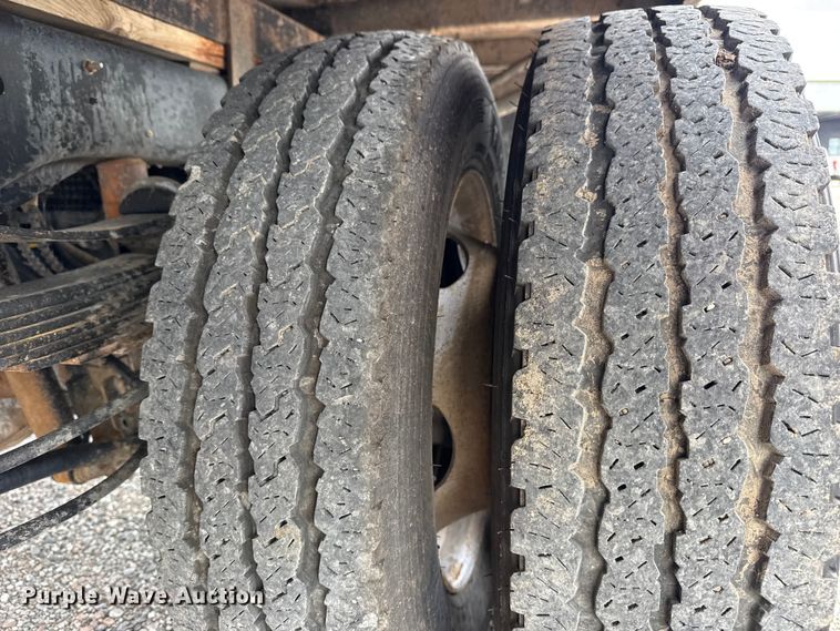 image for item DO8522 2019 Ford F550 Ext. Cab flatbed truck