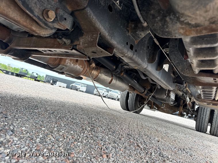 image for item DO8522 2019 Ford F550 Ext. Cab flatbed truck