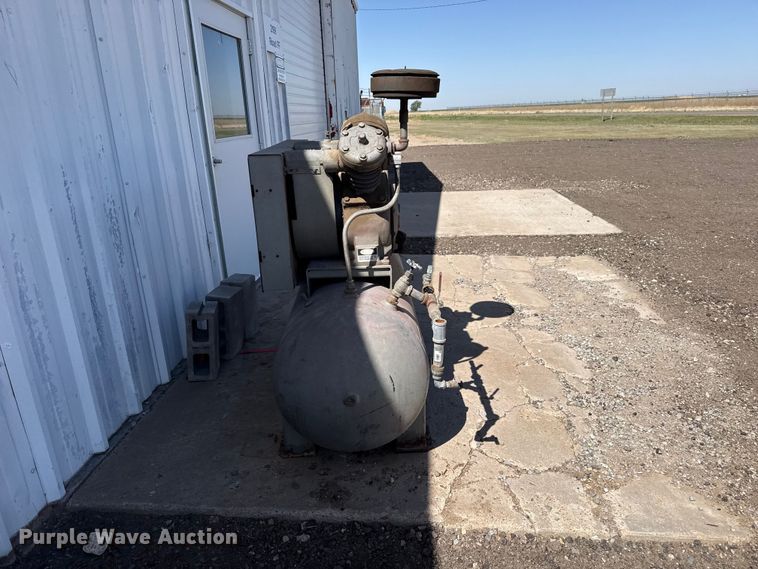 image for item DS6807 Ingersoll Rand air compressor