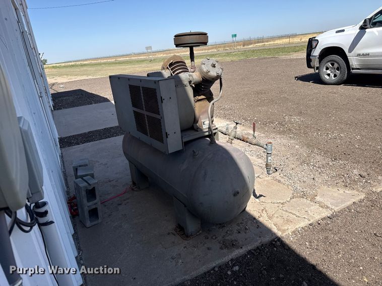 image for item DS6807 Ingersoll Rand air compressor