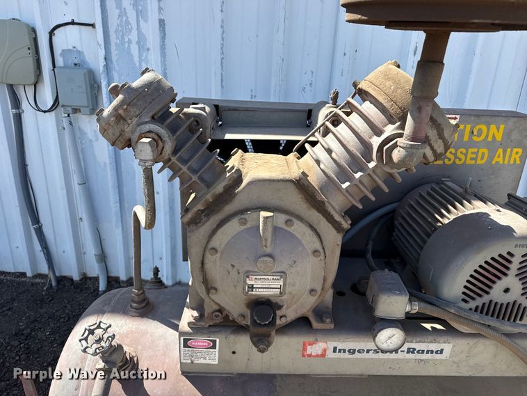 image for item DS6807 Ingersoll Rand air compressor