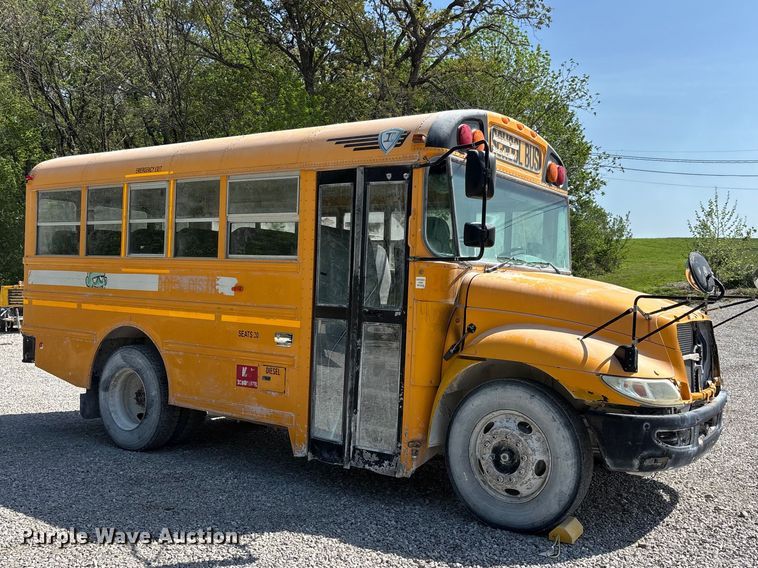 image for item DT0220 2011 International CE school bus