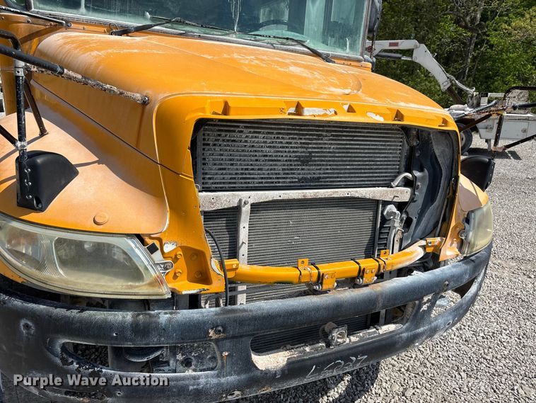 image for item DT0220 2011 International CE school bus