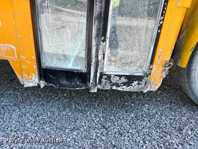 image for item DT0220 2011 International CE school bus
