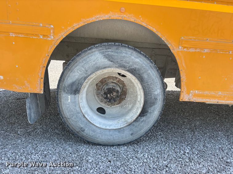 image for item DT0220 2011 International CE school bus