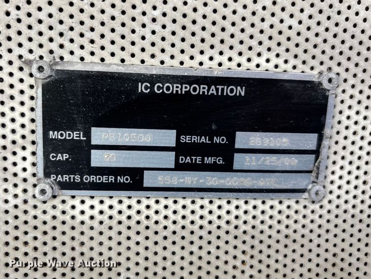 image for item DT0220 2011 International CE school bus