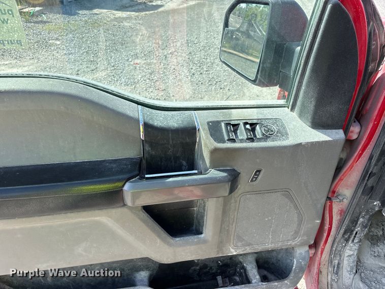 image for item DT0221 2015 Ford F150 Crew Cab pickup truck