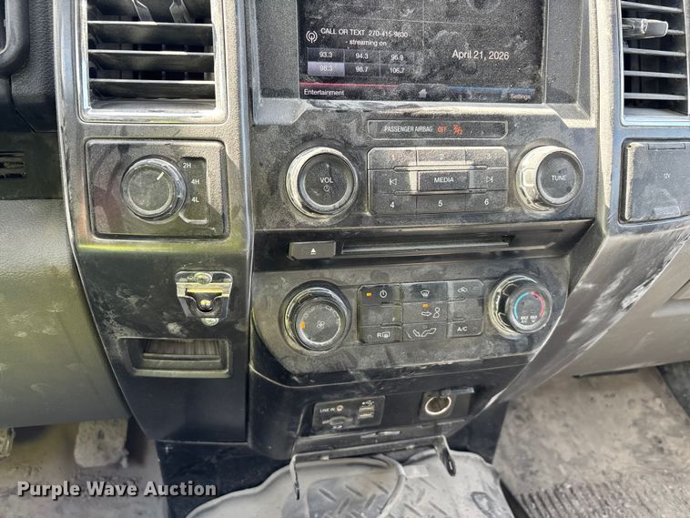 image for item DT0221 2015 Ford F150 Crew Cab pickup truck