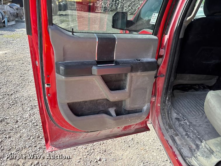 image for item DT0221 2015 Ford F150 Crew Cab pickup truck