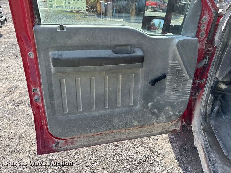 image for item DT0222 2013 Ford F250 Super Duty Crew Cab pickup truck