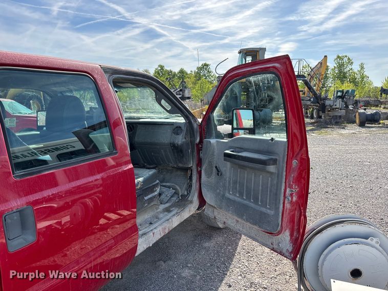 image for item DT0222 2013 Ford F250 Super Duty Crew Cab pickup truck
