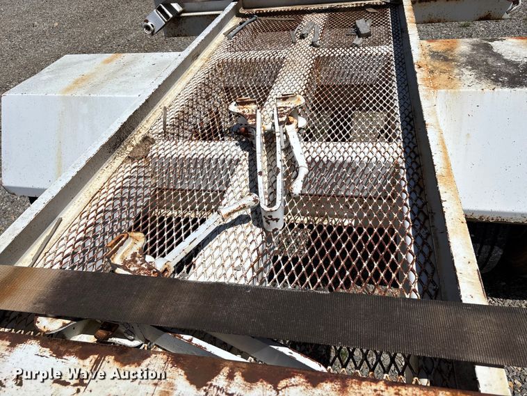 image for item DT0233 2003 H.E.R.S. P-15 pole trailer