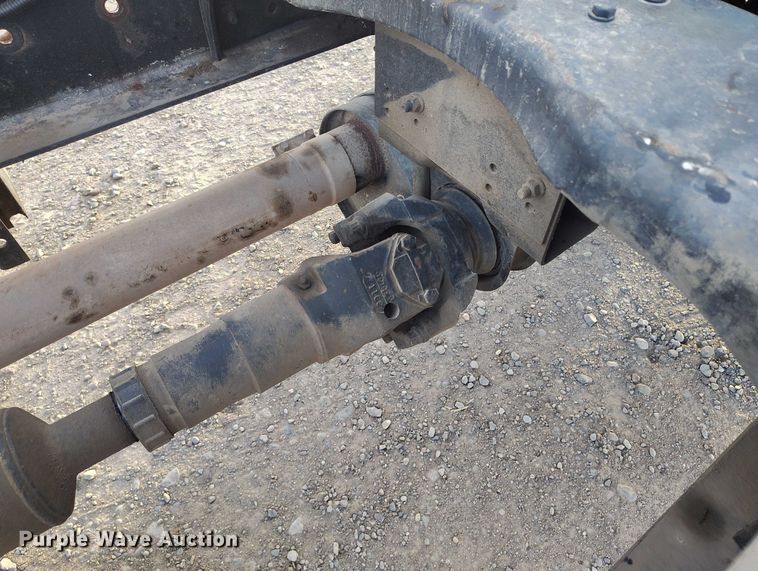 image for item DT0989 1991 Ford F900 truck cab and chassis