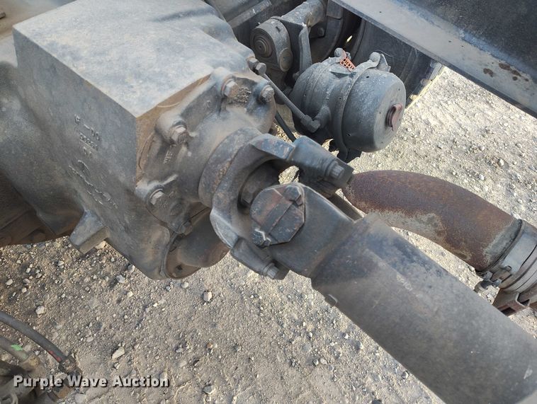image for item DT0989 1991 Ford F900 truck cab and chassis