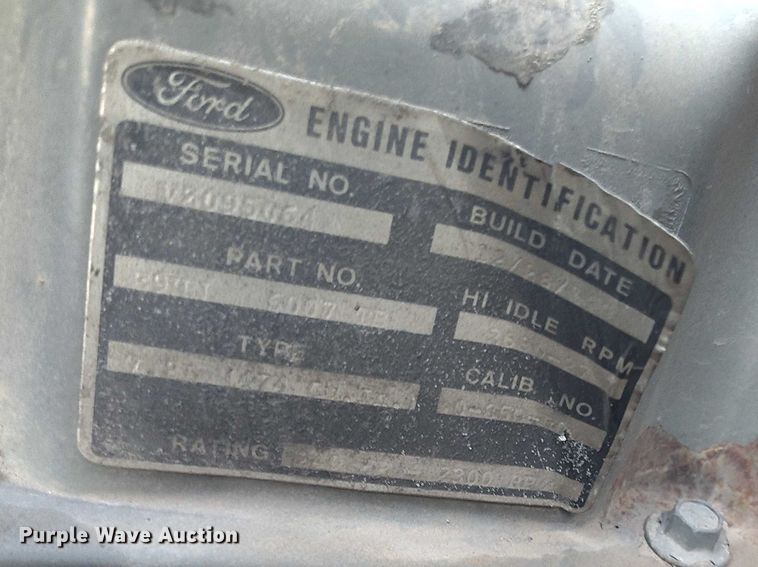 image for item DT0989 1991 Ford F900 truck cab and chassis