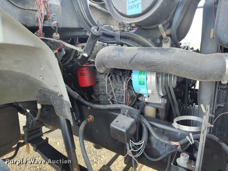 image for item DT0989 1991 Ford F900 truck cab and chassis