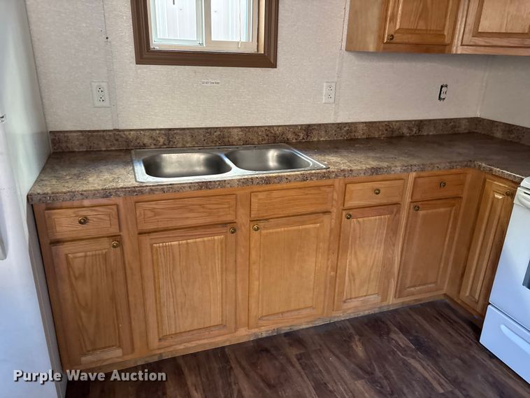 image for item DT2820 Skid mounted living quarters