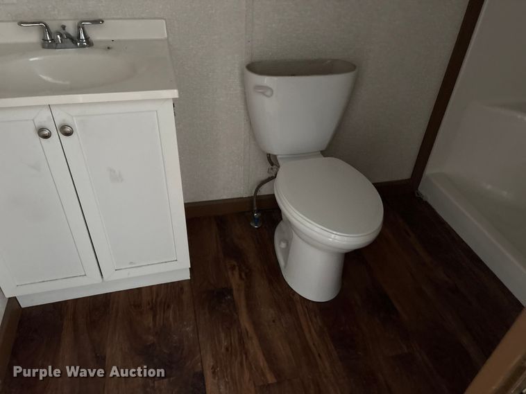 image for item DT2820 Skid mounted living quarters