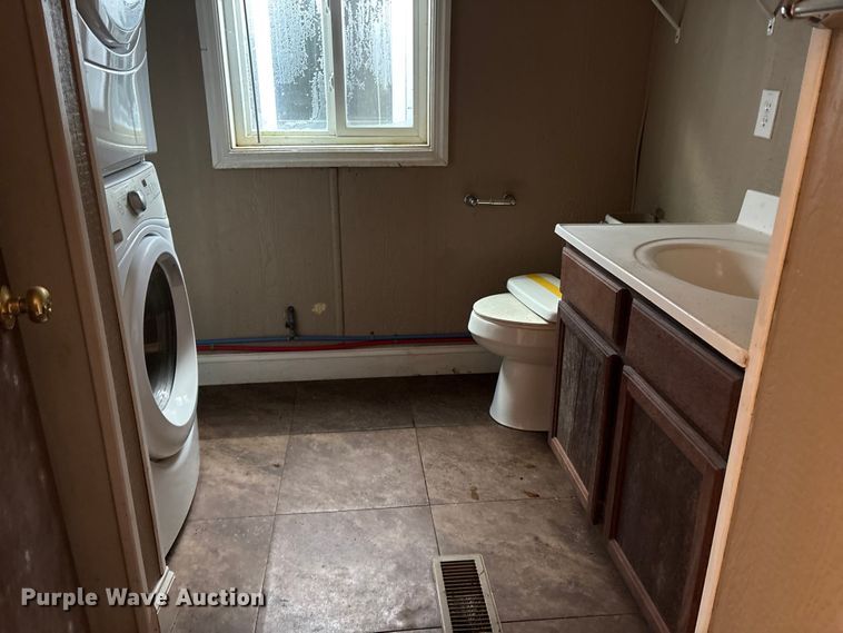 image for item DT2821 Skid mounted living quarters