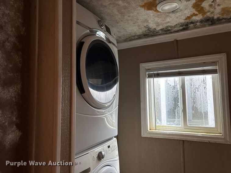 image for item DT2821 Skid mounted living quarters