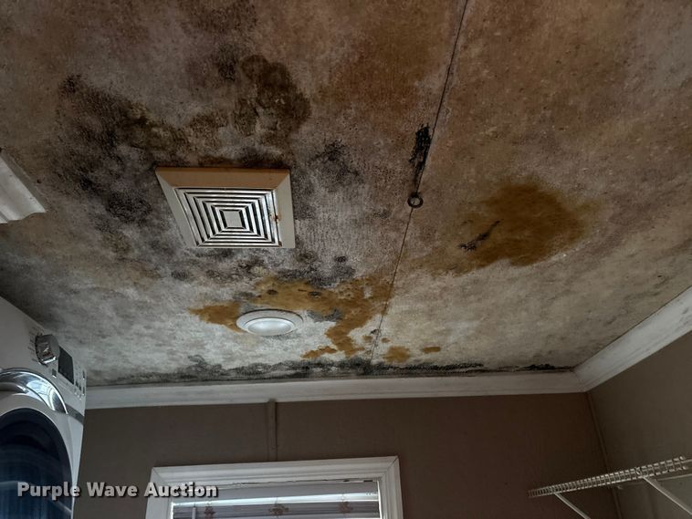 image for item DT2821 Skid mounted living quarters