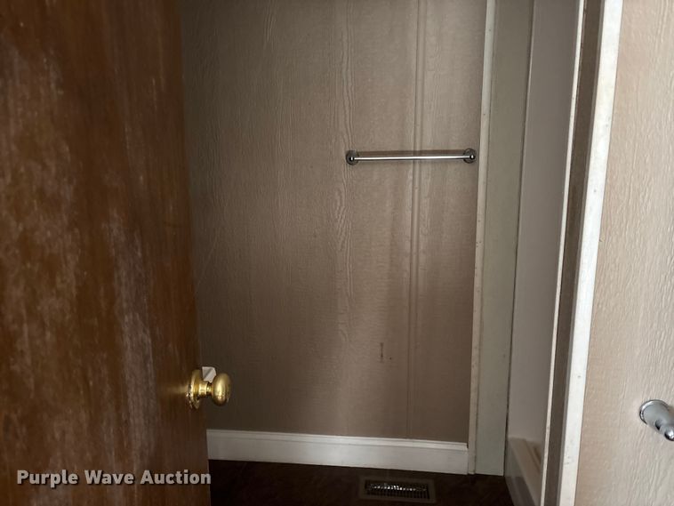 image for item DT2821 Skid mounted living quarters