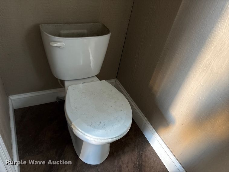 image for item DT2823 Skid mounted living quarters