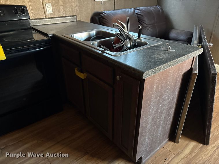 image for item DT2823 Skid mounted living quarters