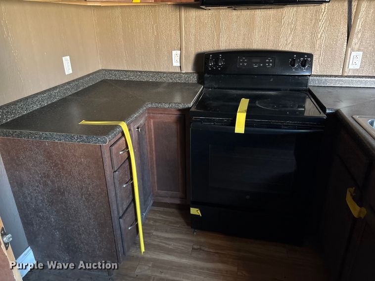 image for item DT2823 Skid mounted living quarters