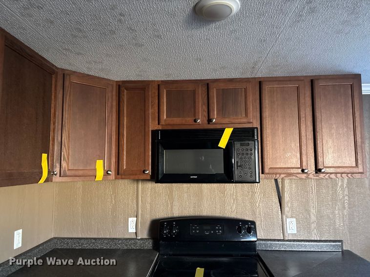 image for item DT2823 Skid mounted living quarters