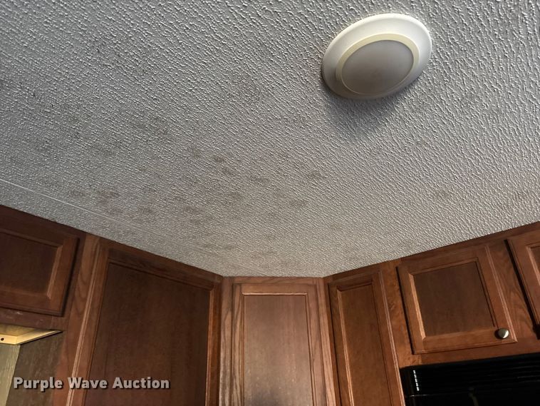 image for item DT2823 Skid mounted living quarters