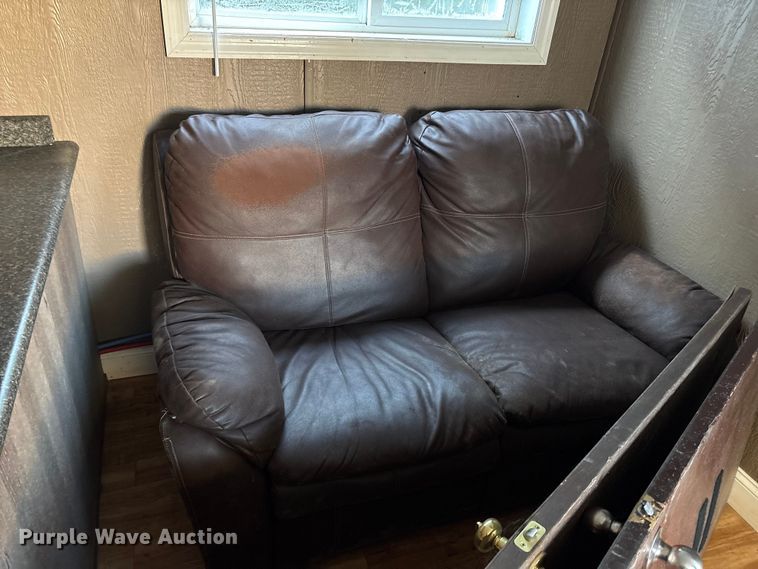 image for item DT2823 Skid mounted living quarters