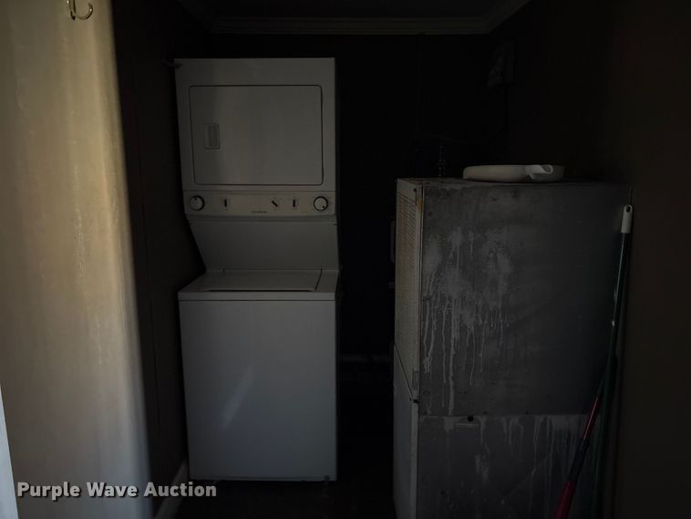 image for item DT2823 Skid mounted living quarters