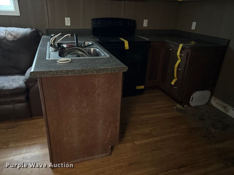 image for item DT2823 Skid mounted living quarters