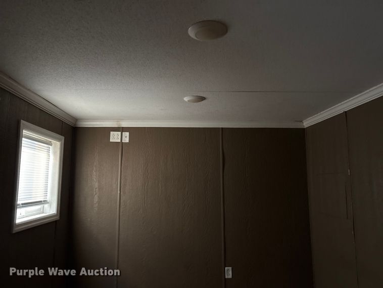 image for item DT2823 Skid mounted living quarters