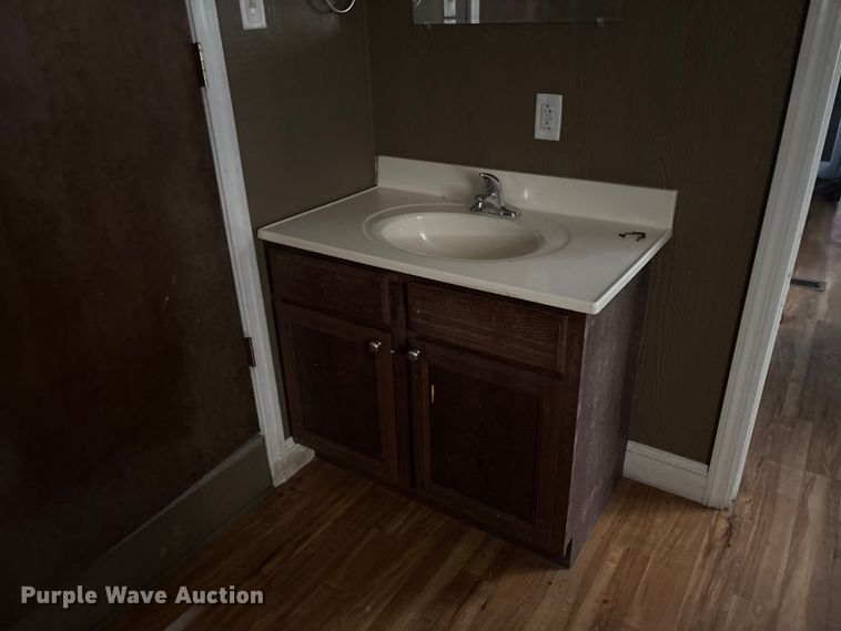 image for item DT2823 Skid mounted living quarters